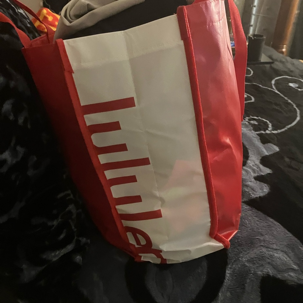 Lululemon Red and White Tote Bag&& #10Tops, 2joggers ,# capris7 # 10leggings